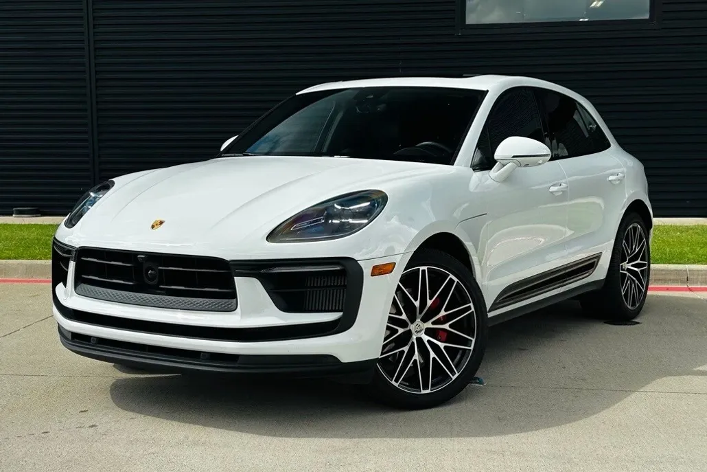 2024 Porsche Macan S photo 1