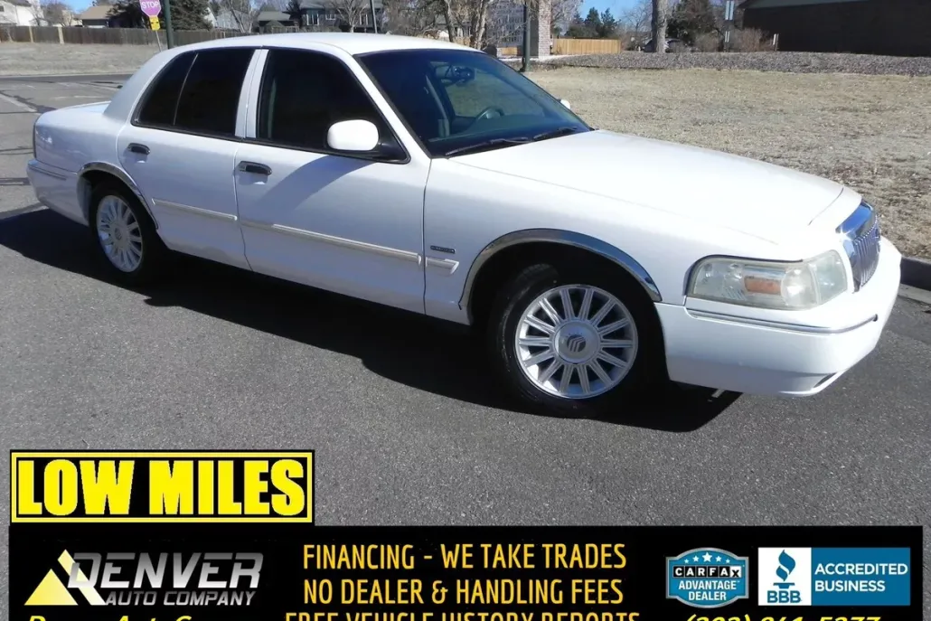 2011 Mercury Grand Marquis LS photo 1