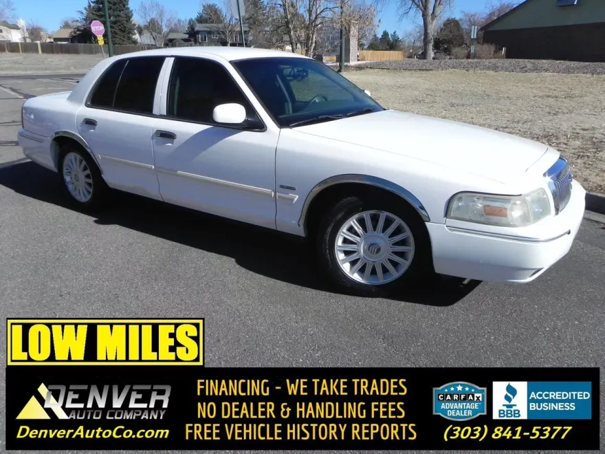 2011 Mercury Grand Marquis LS photo 1