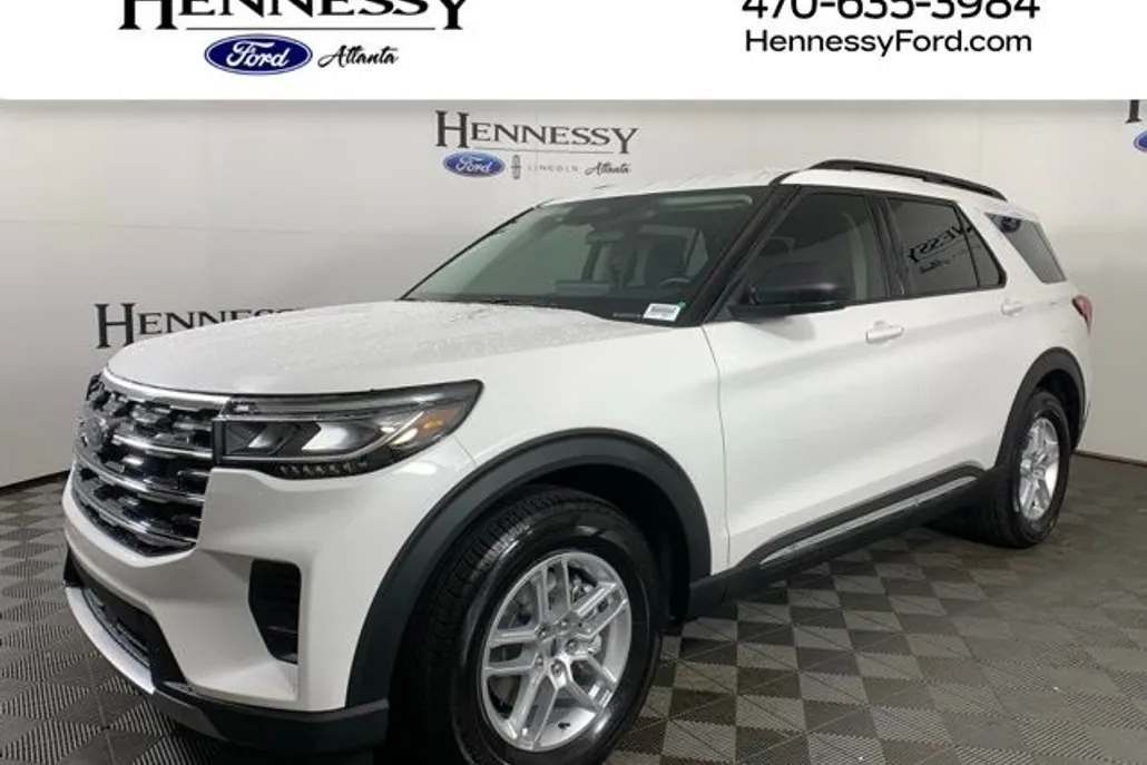 2025 Ford Explorer photo 1