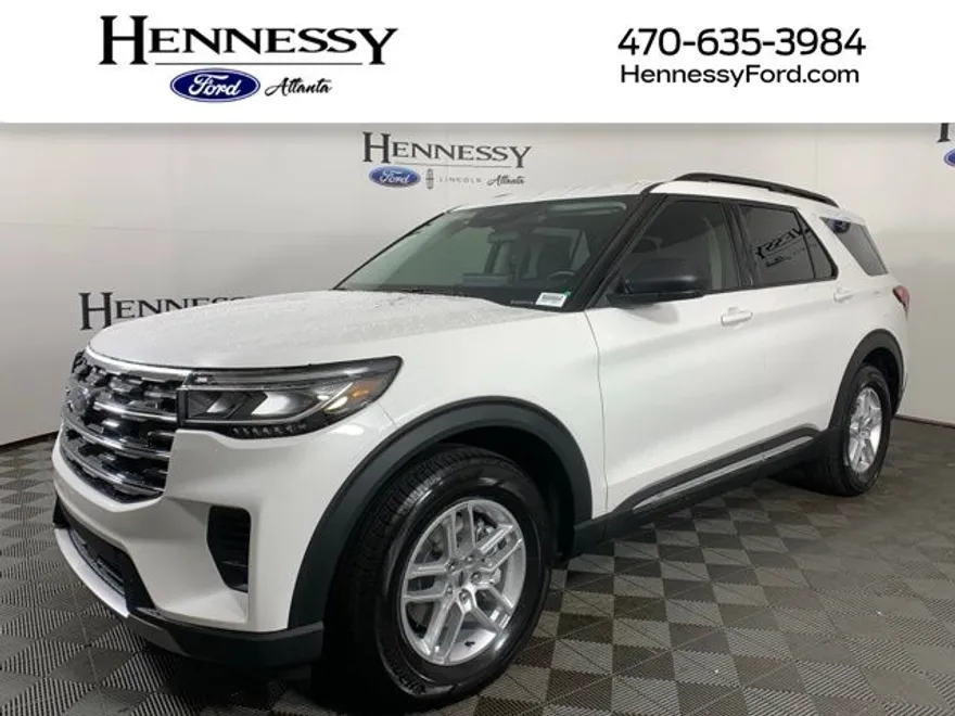 2025 Ford Explorer photo 1