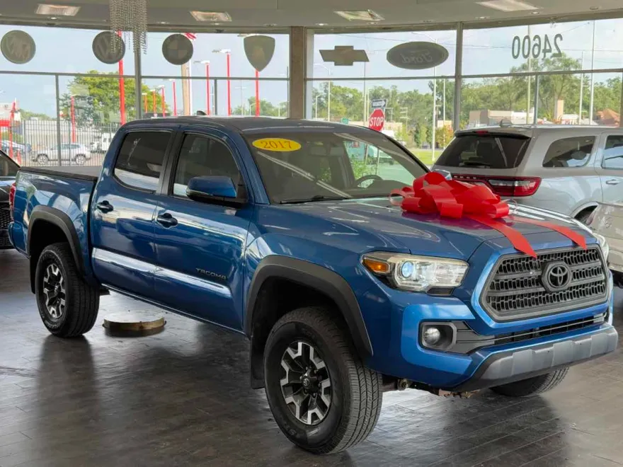 2017 Toyota Tacoma TRD Double Cab V6 4x4 photo 1