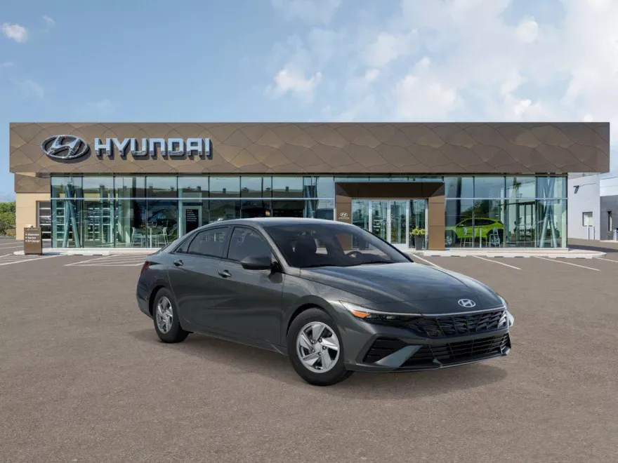 2025 Hyundai Elantra SE photo 1