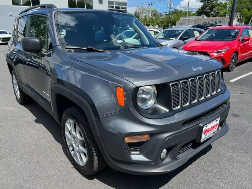 2022 Jeep Renegade Latitude photo 1