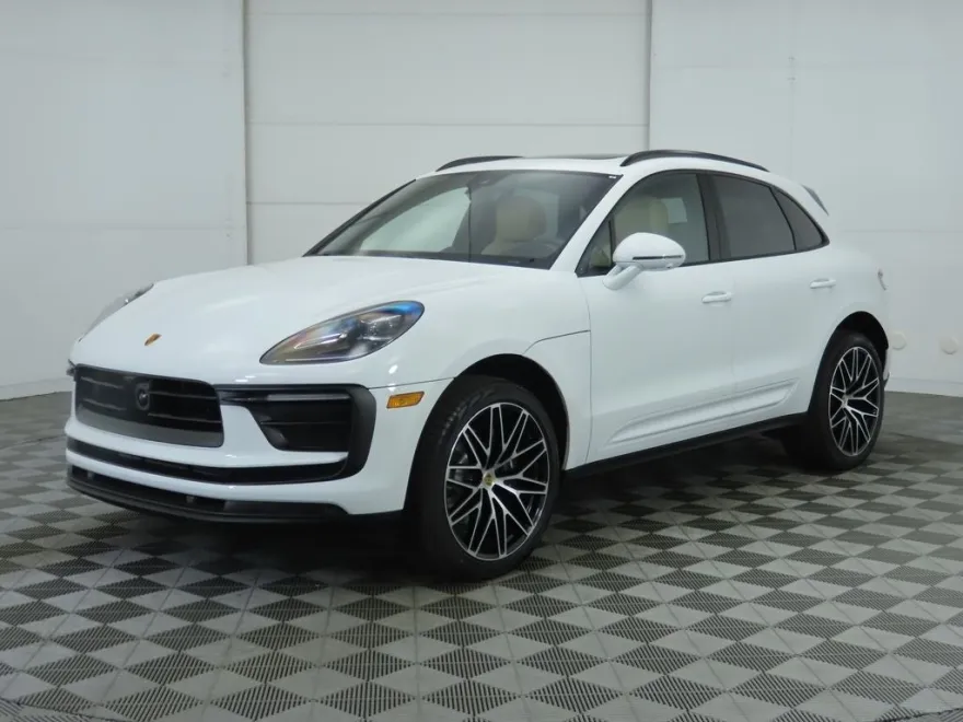 2025 Porsche Macan Base photo 1
