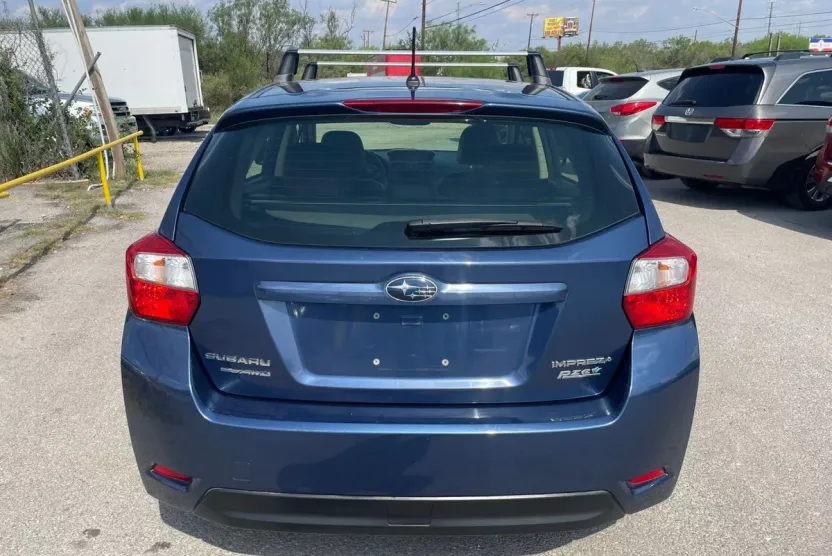 2012 Subaru Impreza 2.0i Limited photo 1