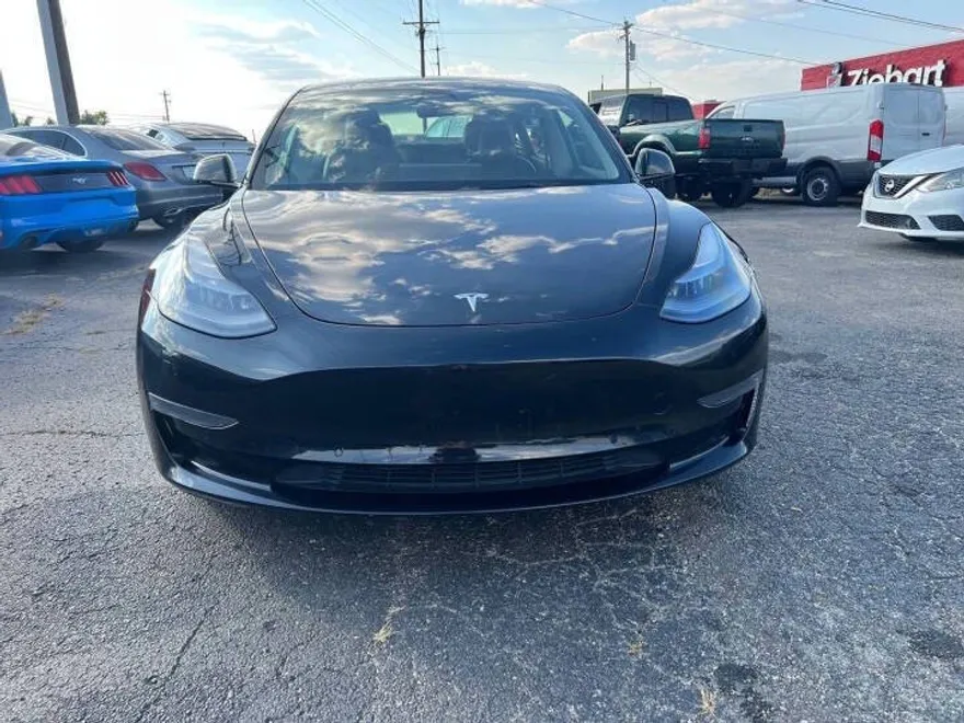 2021 Tesla Model 3 Standard Range Plus photo 1