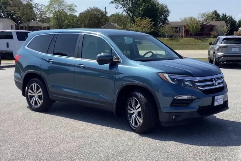 2017 Honda Pilot EX photo 1