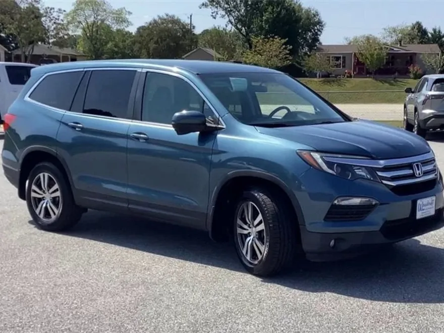 2017 Honda Pilot EX photo 1