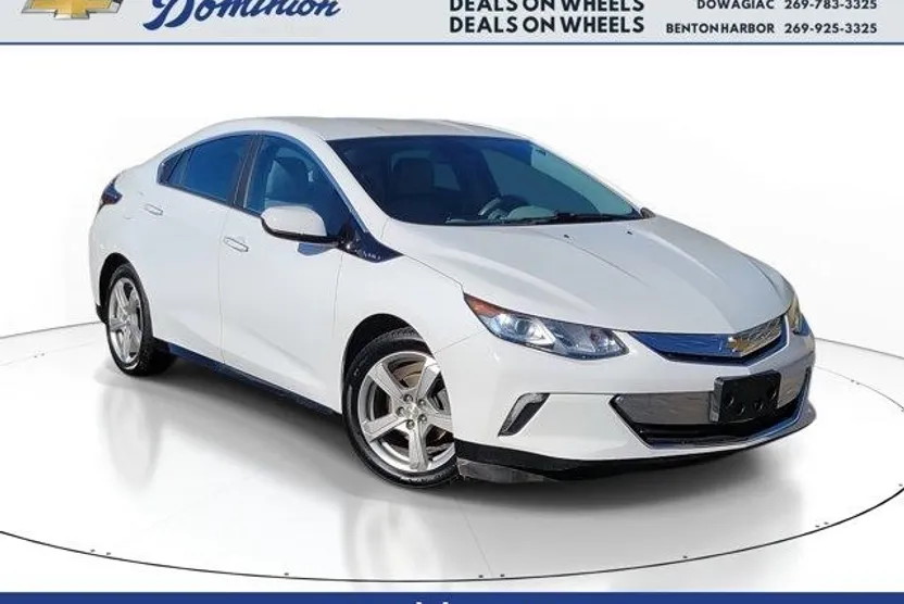 2016 Chevrolet Volt LT photo 1