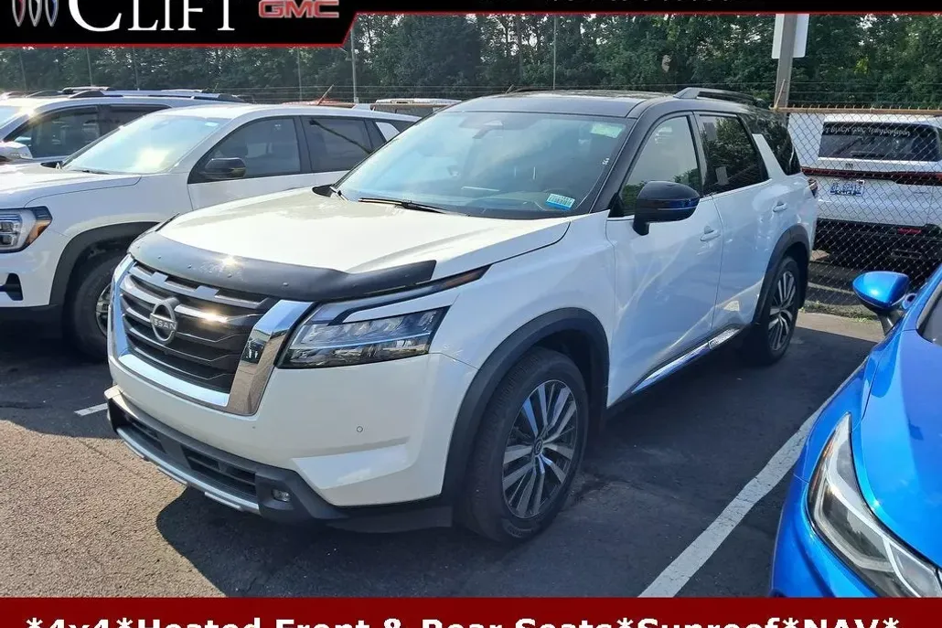2022 Nissan Pathfinder Platinum photo 1