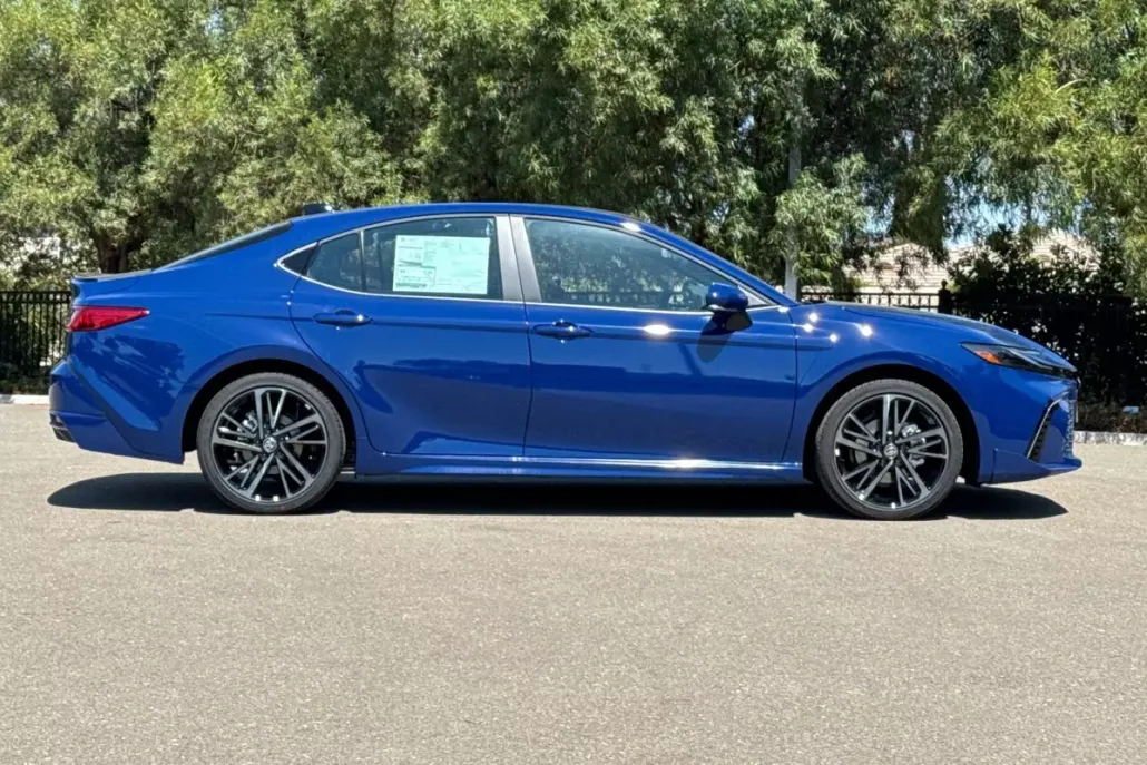 2025 Toyota Camry XSE photo 1