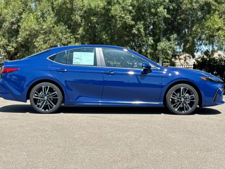 2025 Toyota Camry XSE photo 1