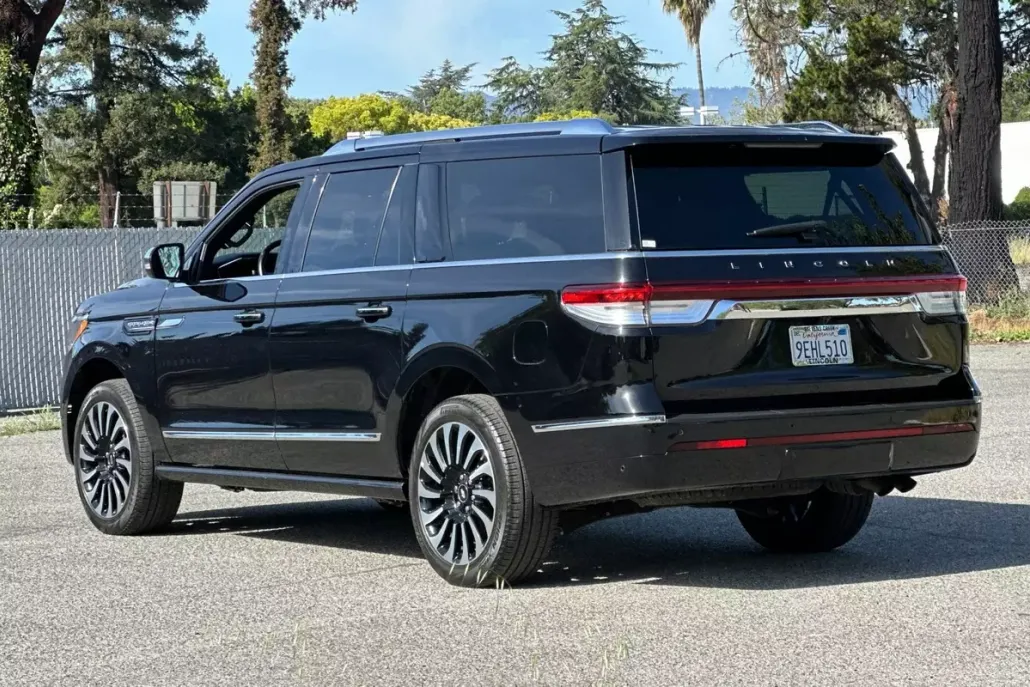 2022 Lincoln Navigator Black Label photo 1
