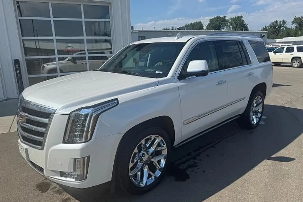 2016 Cadillac Escalade Premium photo 1