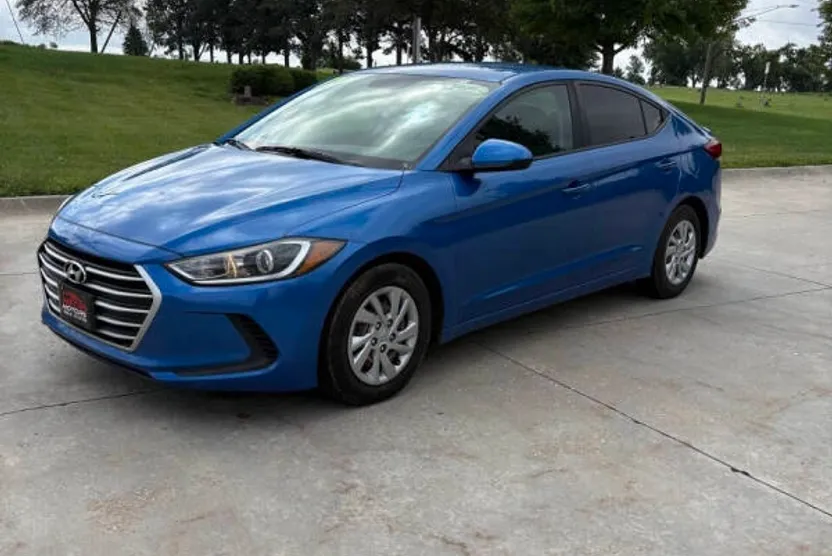 2017 Hyundai Elantra SE photo 1
