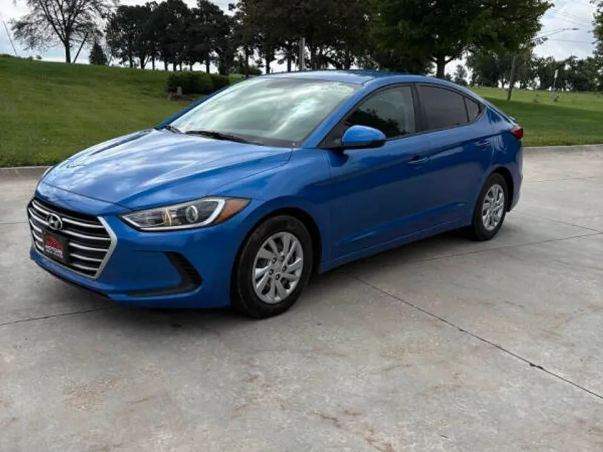 2017 Hyundai Elantra SE photo 1