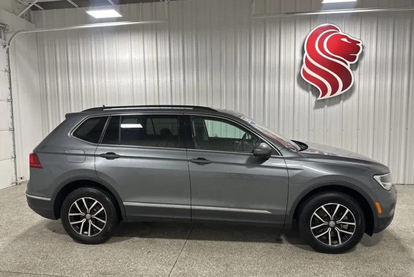 2021 Volkswagen Tiguan R-Line Black SEL photo 1