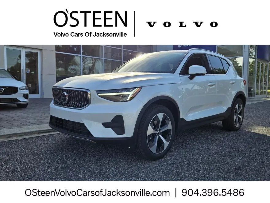 2025 Volvo XC40 Core photo 1