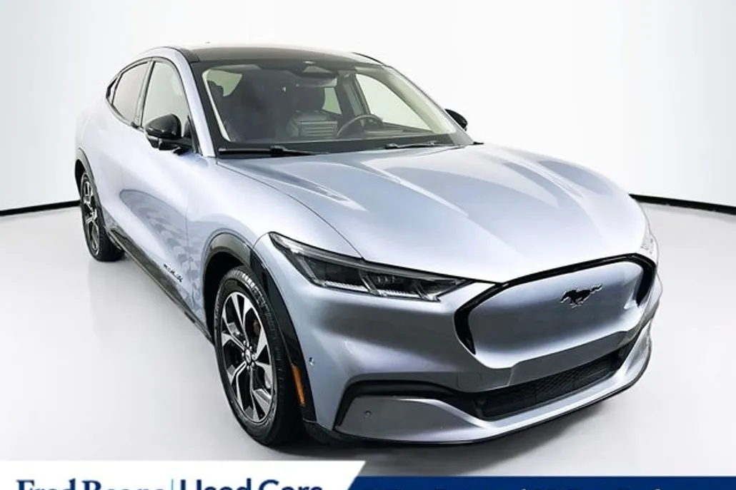 2022 Ford Mustang Mach-E Premium photo 1