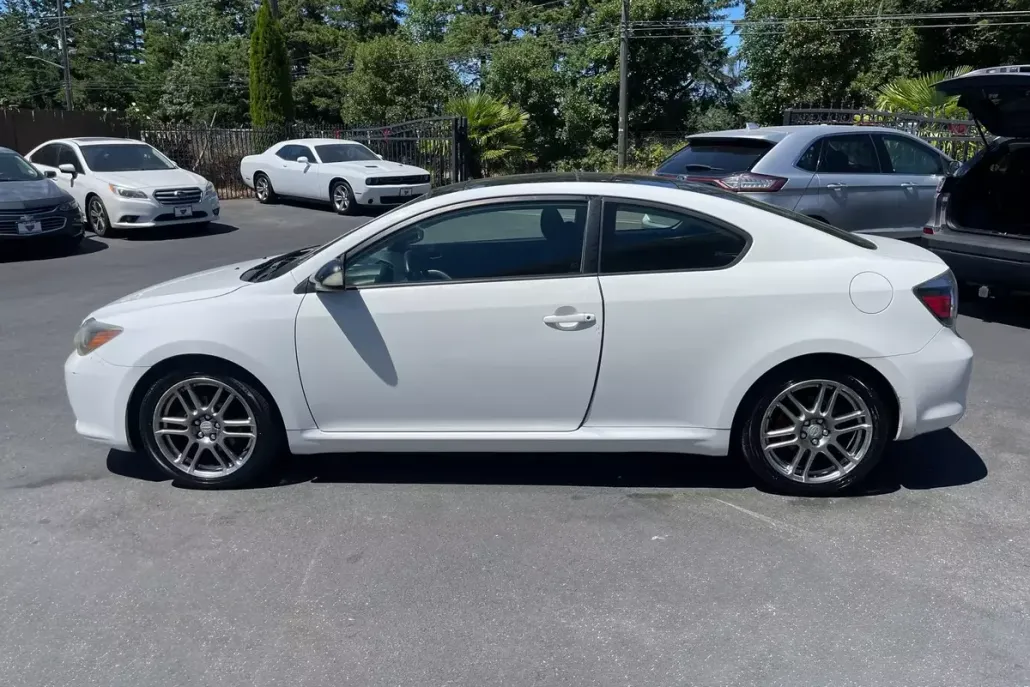 2009 Scion tC Base photo 1