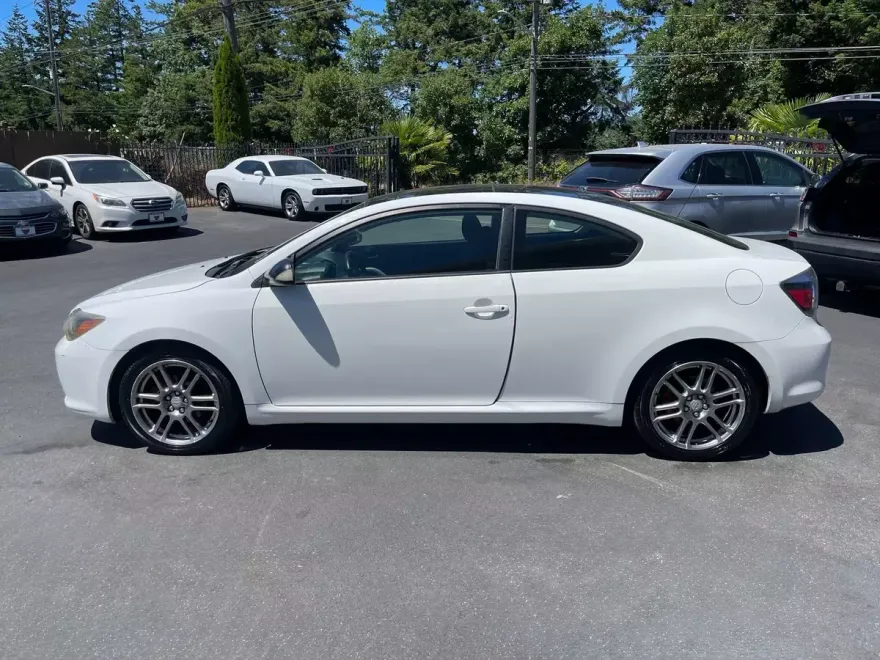 2009 Scion tC Base photo 1