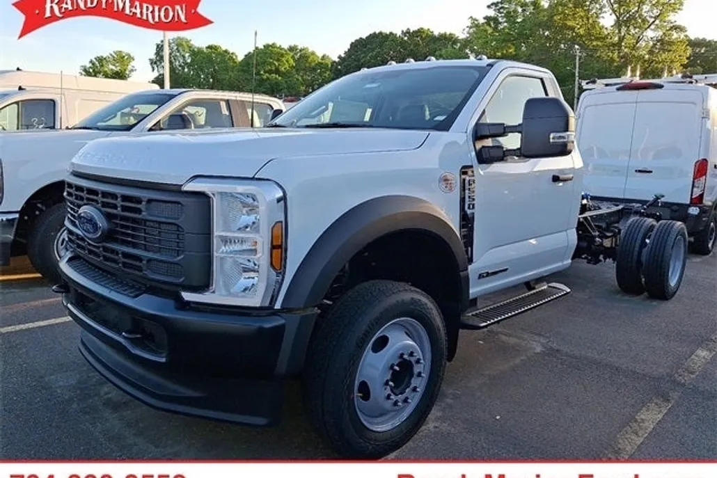 2025 Ford F-550 photo 1