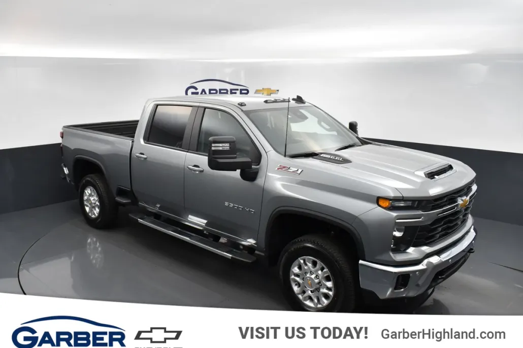 2025 Chevrolet Silverado 3500HD LT photo 1