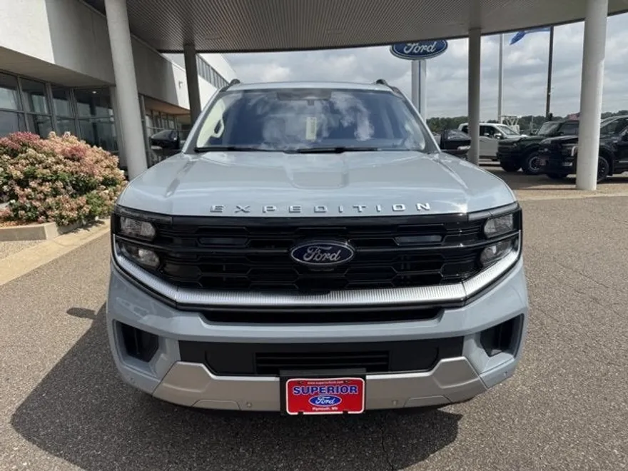 2025 Ford Expedition Platinum photo 1