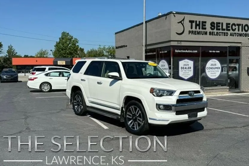 2017 Toyota 4Runner Limited photo 1