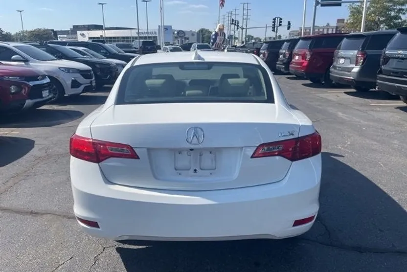 2013 Acura ILX 2.0L Technology photo 1