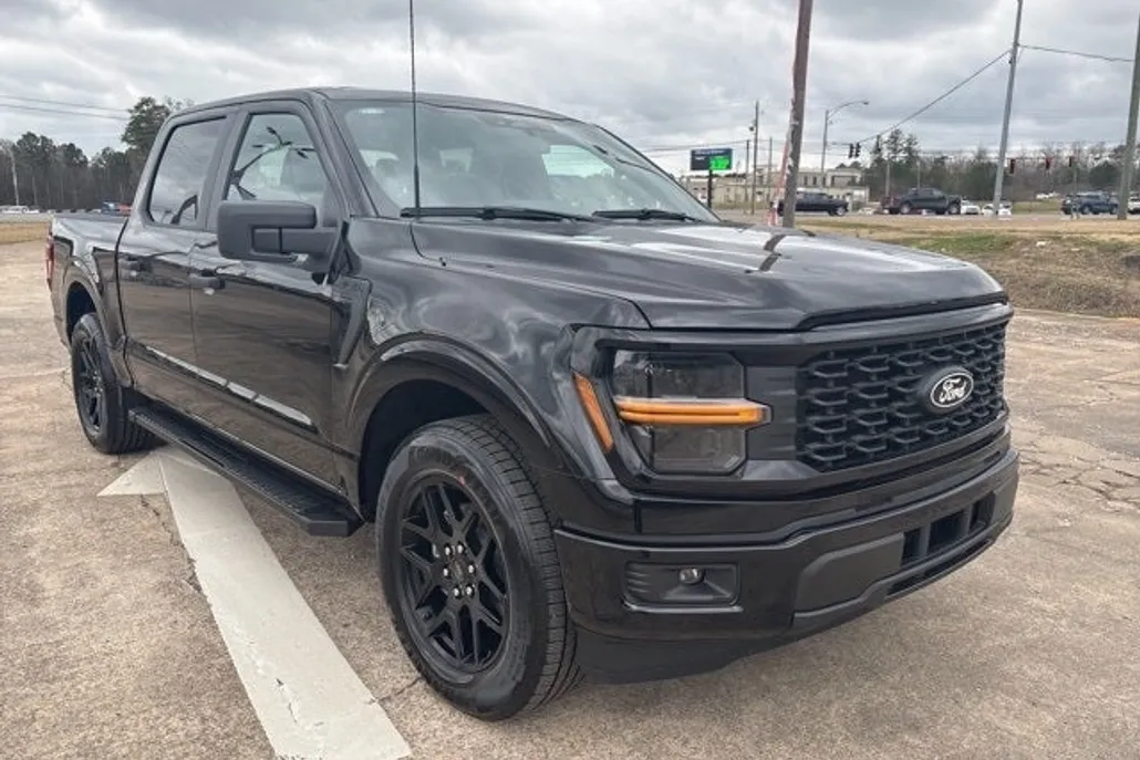2025 Ford F-150 STX photo 1