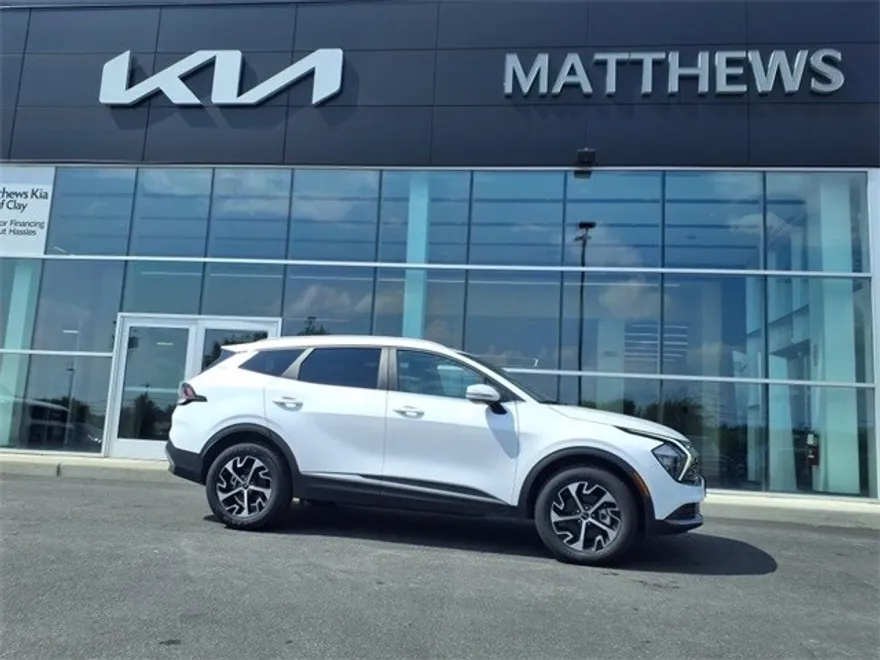 2023 Kia Sportage EX photo 1