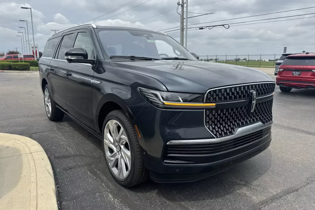 2025 Lincoln Navigator L Reserve photo 1