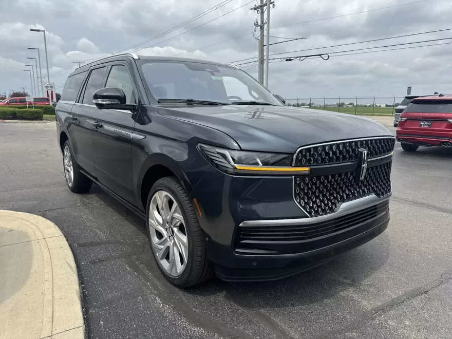2025 Lincoln Navigator L Reserve photo 1
