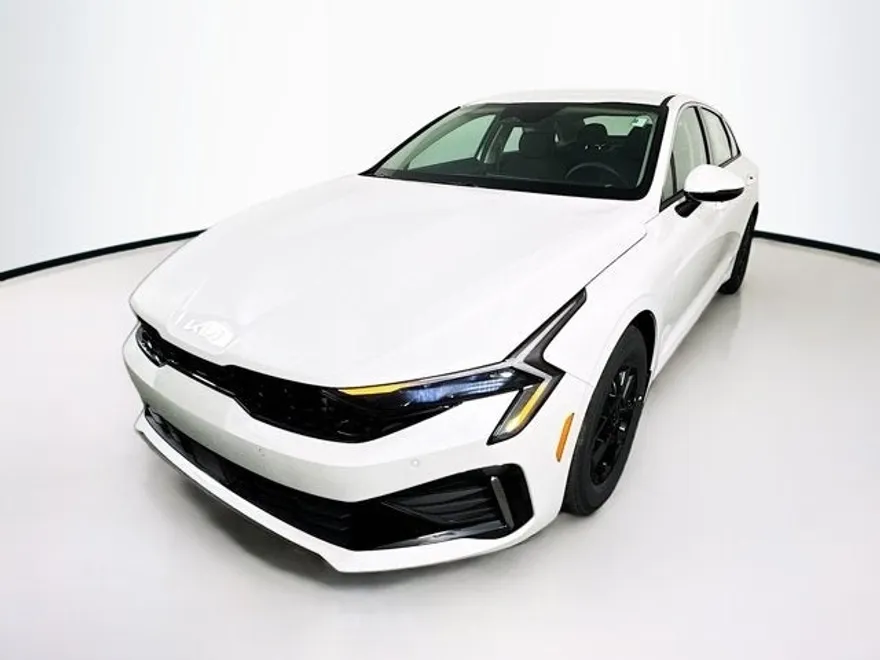 2025 Kia K5 LXS photo 1