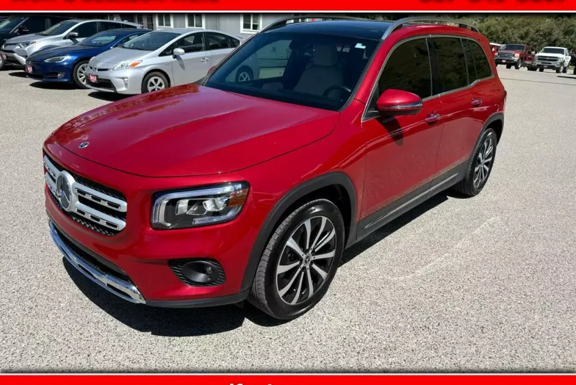 2023 Mercedes Benz GLB 250 4MATIC photo 1