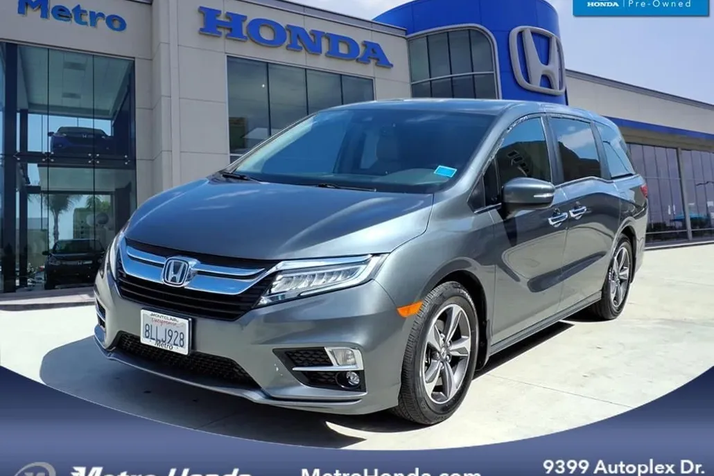 2019 Honda Odyssey Touring photo 1