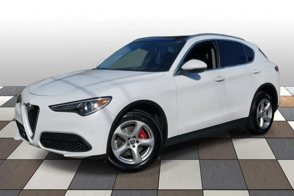 2019 Alfa Romeo Stelvio Base photo 1