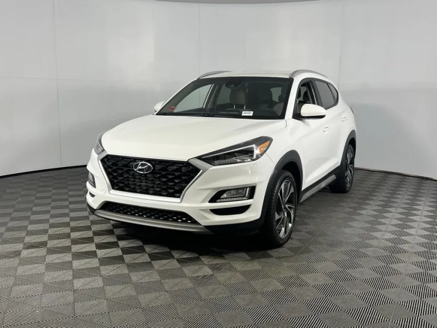 2020 Hyundai Tucson Sport photo 1
