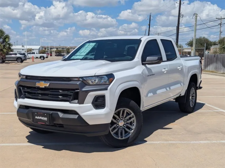 2026 Chevrolet Colorado LT photo 1
