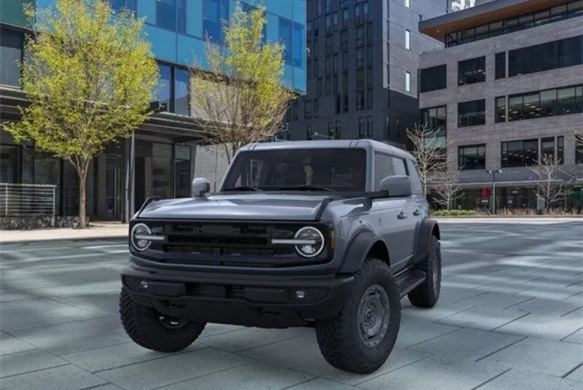 2025 Ford Bronco Outer Banks photo 1