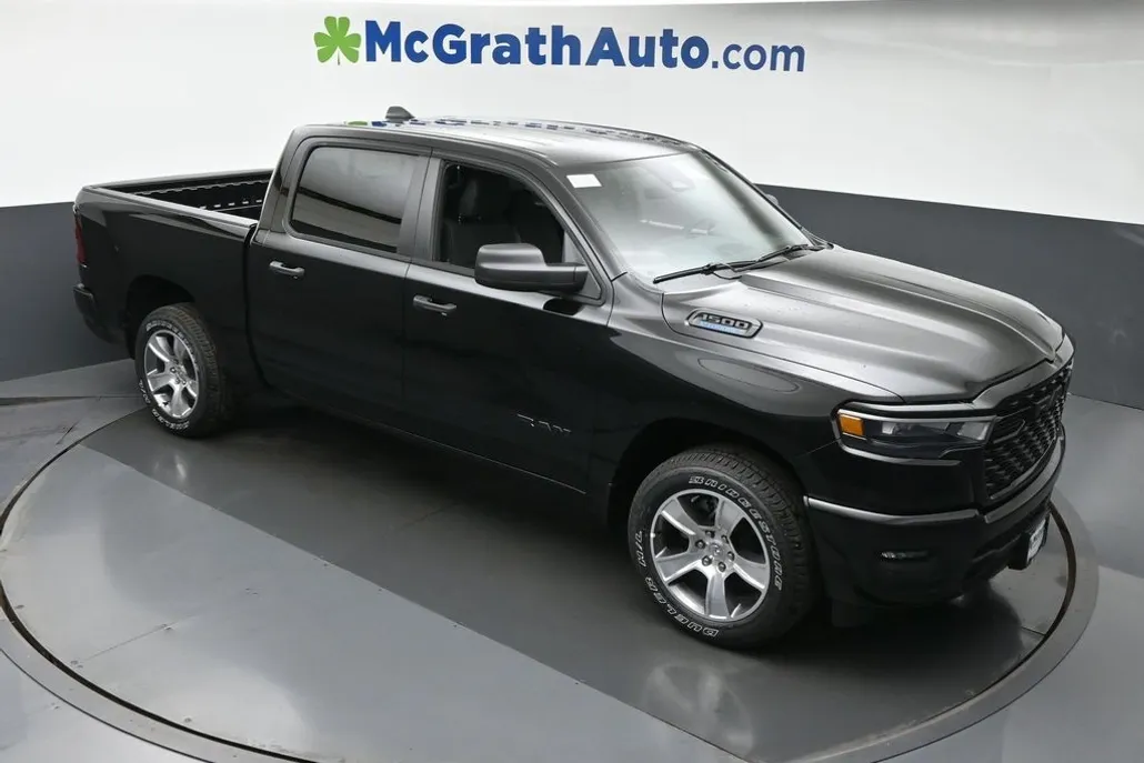 2025 Ram 1500 Tradesman photo 1