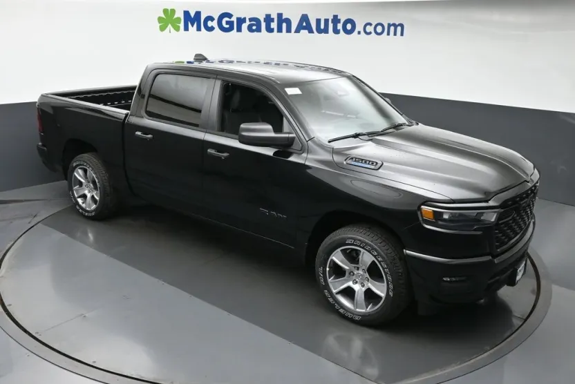 2025 Ram 1500 Tradesman photo 1