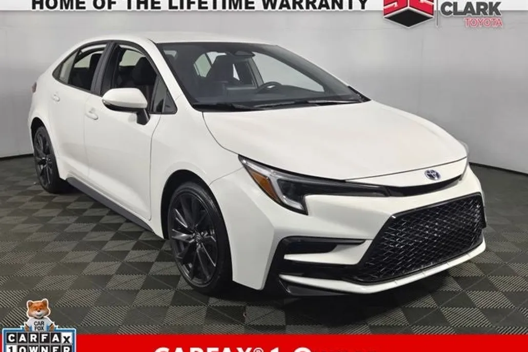 2024 Toyota Corolla Hybrid SE photo 1