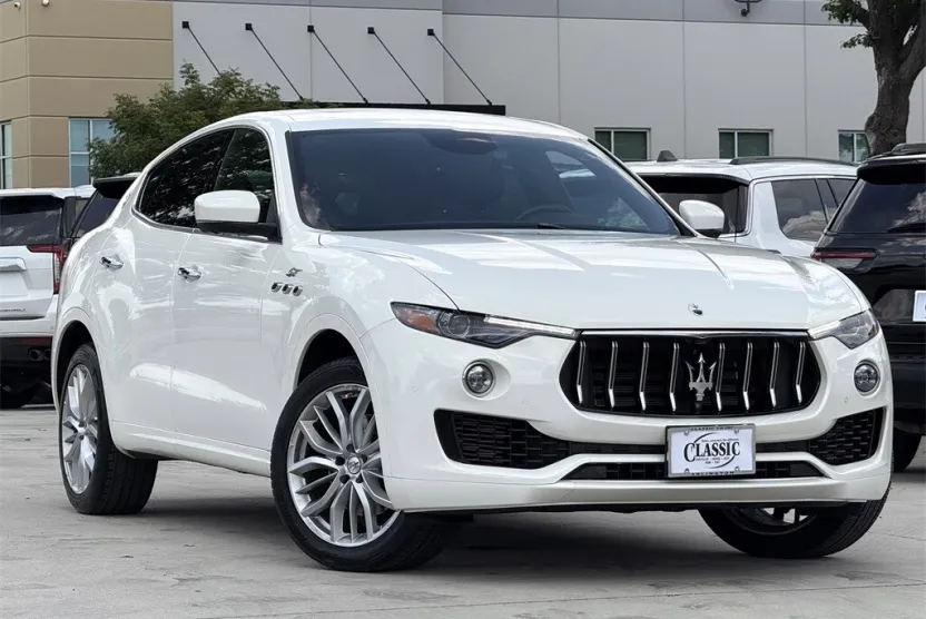2022 Maserati Levante GT photo 1