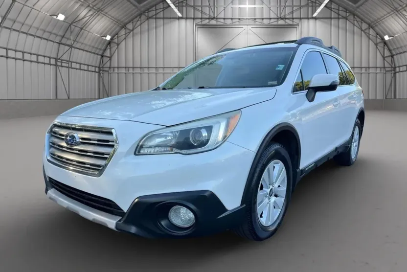2015 Subaru Outback 2.5i Premium photo 1