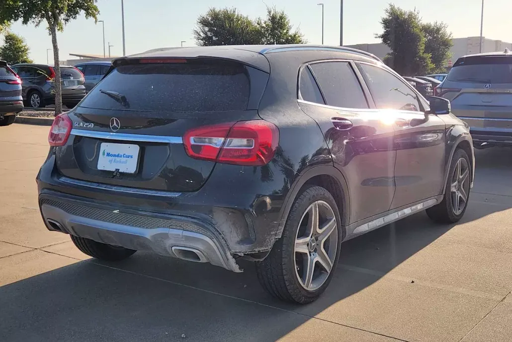2016 Mercedes Benz GLA 250 photo 1