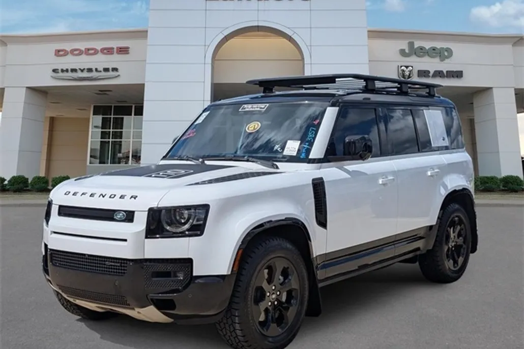 2022 Land Rover Defender 110 X-Dynamic HSE photo 1