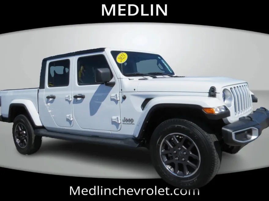 2023 Jeep Gladiator Overland photo 1